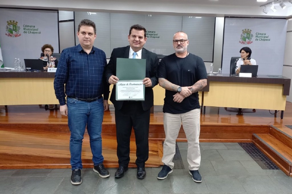 Câmara Municipal de Chapecó presta homenagem ao Caoagro da Polícia&nbsp;Civil