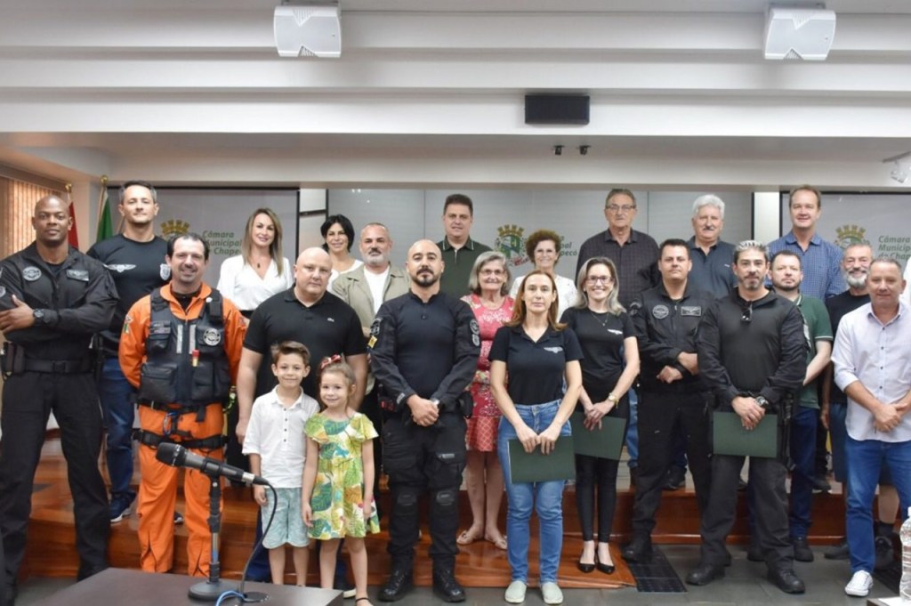 Integrantes do Saer/Fron e do Sara recebem homenagem em&nbsp;Chapecó