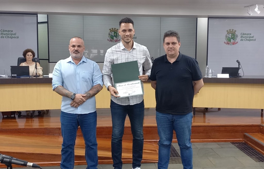 Ex-jogador Neto é homenageado pela Câmara de&nbsp;Chapecó