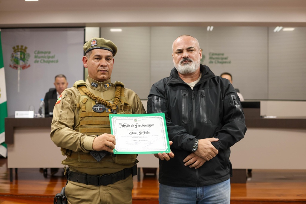 Sargento Vieira, da Polícia Militar de Chapecó, é homenageado por Cleber&nbsp;Fossá