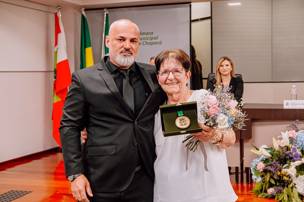 Cleber Fossá indica Tia Nena para receber a comenda “Professora Eli Maria&nbsp;Bellani”